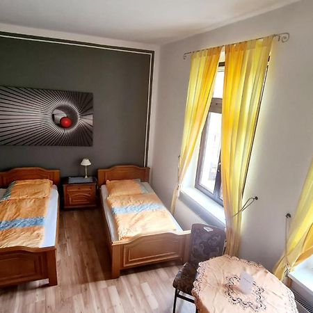 Hotel-Garni "Zum Loewen" Bad Freienwalde Eksteriør bilde